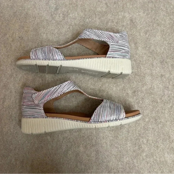 Nurture Multicolor Striped Leather Low Wedge Hook and Loop Sandals Womens size 8 - Picture 9 of 16